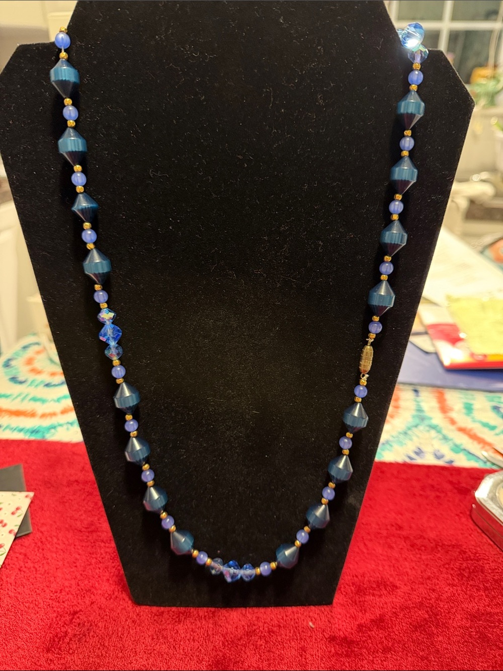 Vintage hand strung Blue Bead Strand Necklace - very good condition barrel clasp